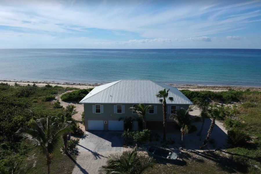 Pineapple Beach House – DIRECTLY ON BEACH… AMAZING VIEWS… MINUTES TO RESTAURANTS & STORE